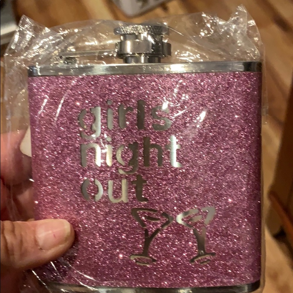 NWT girls night out flask pink #0130